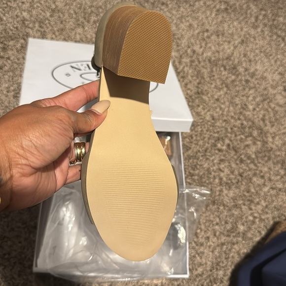 Brand new Steve Madden sz 10 green gerard sandals - Picture 4 of 6